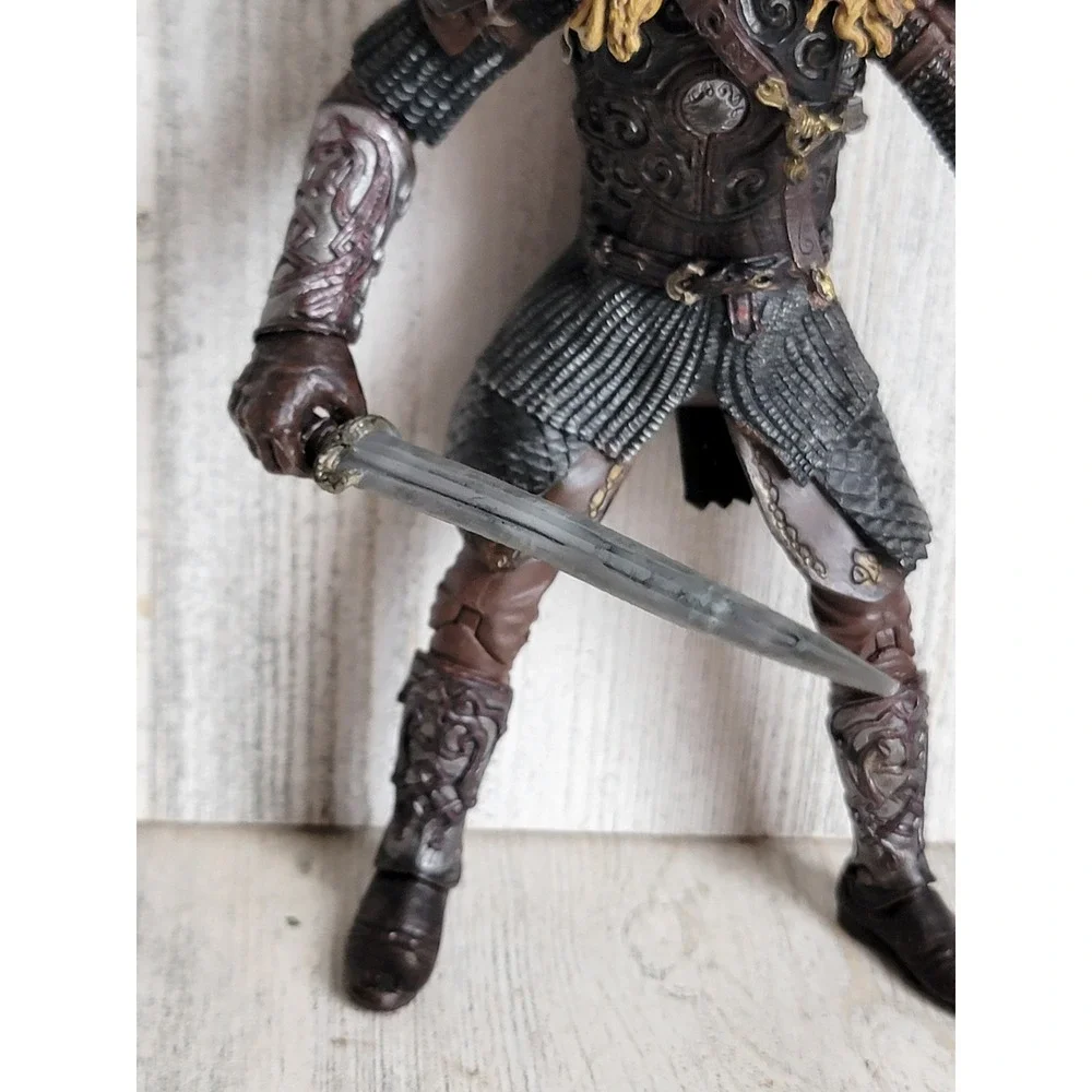 Lord of rings Two Towers Eomer helmet vintage action figure unique home